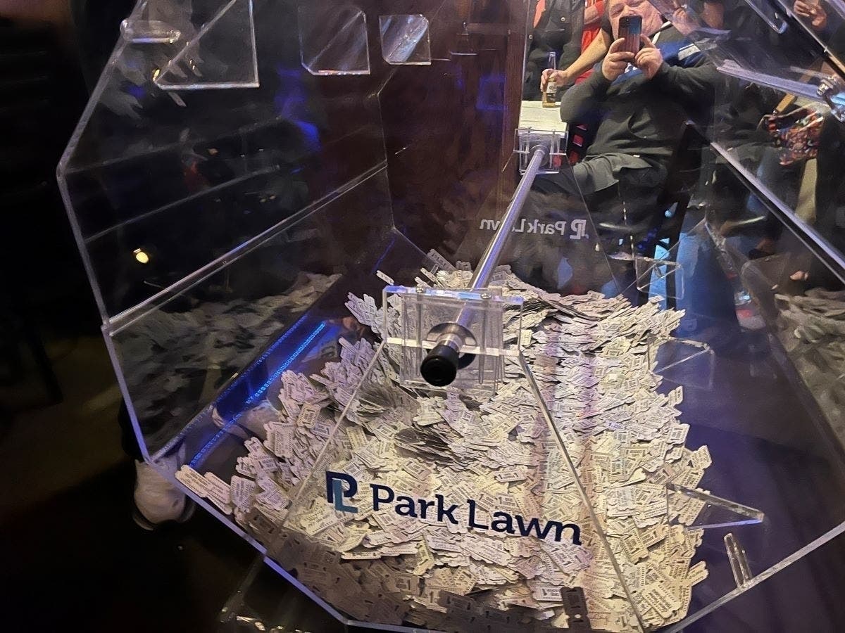 Close But No Cigar In Park Lawn Queen of Hearts, Jackpot Is $394K-Plus - Vimarsana News