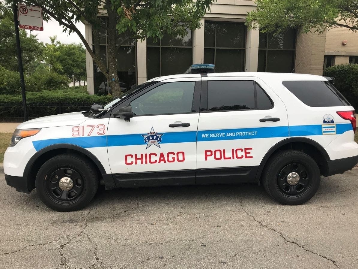 Chicago police say a burglary crew has been working the South Side, using stolen cars to pull the doors off 20 businesses this month. 