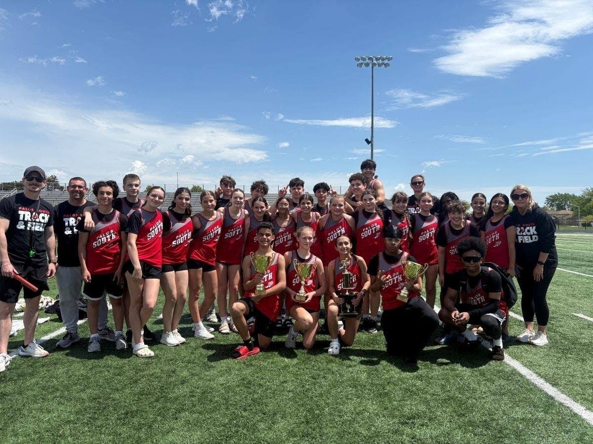 Palos South Middle School seventh-grade boys and girls teams, along with eighth-grade boys teams, all earned first-place finishes in the SWIC at Andrew High School.