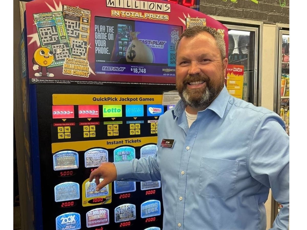 Jon Marshall, store manager at the 36th Street Hy-Vee Fast & Fresh in Quincy, didn’t win the $1.04 billion Powerball jackpot, but he’s celebrating the $500,000 bonus that his store received for selling the winning ticket.