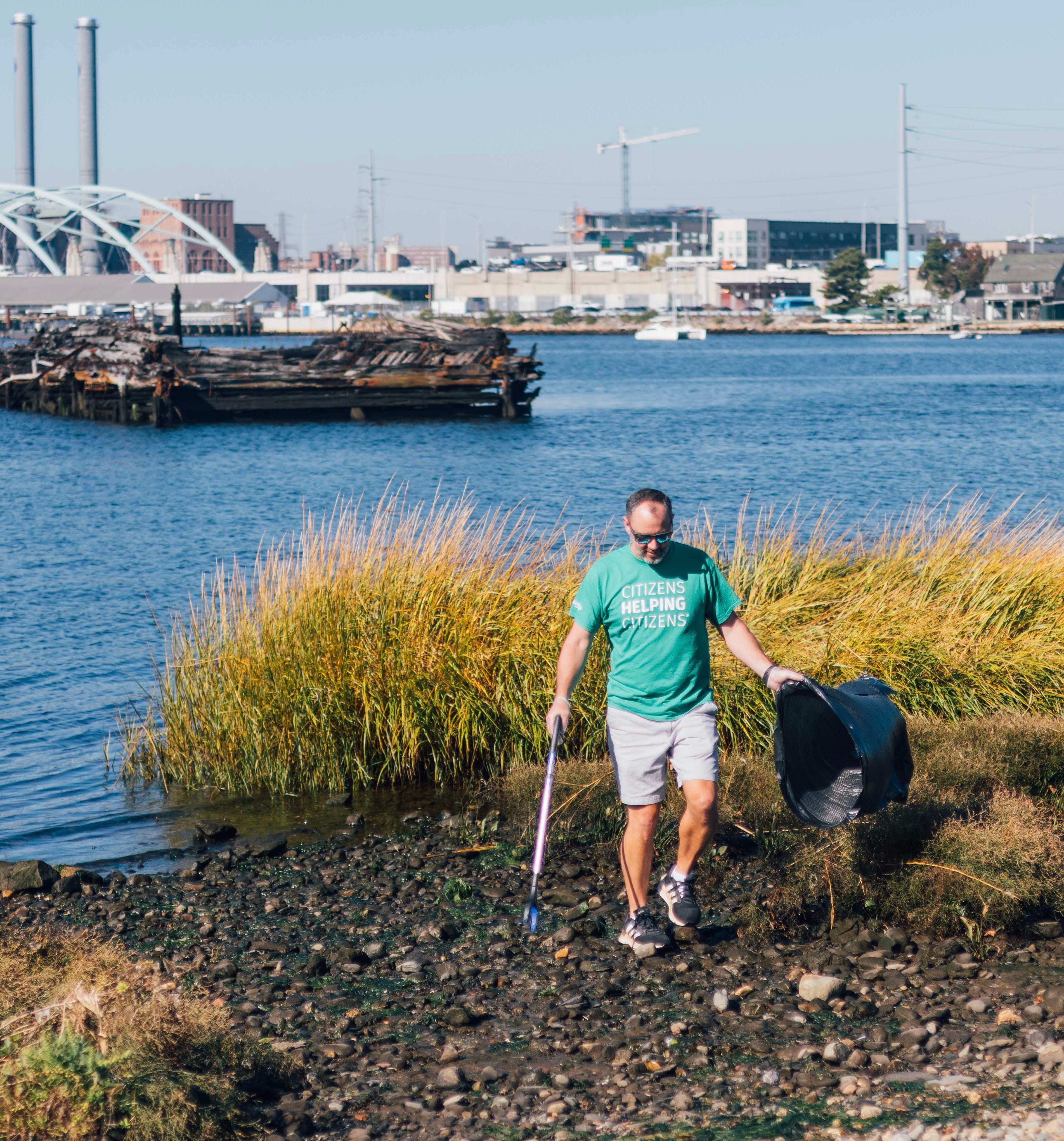 International Coastal Cleanup with Save The Bay