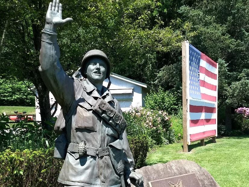 Piermont's tribute to the soldiers that departed from its pier--Last Stop USA.

