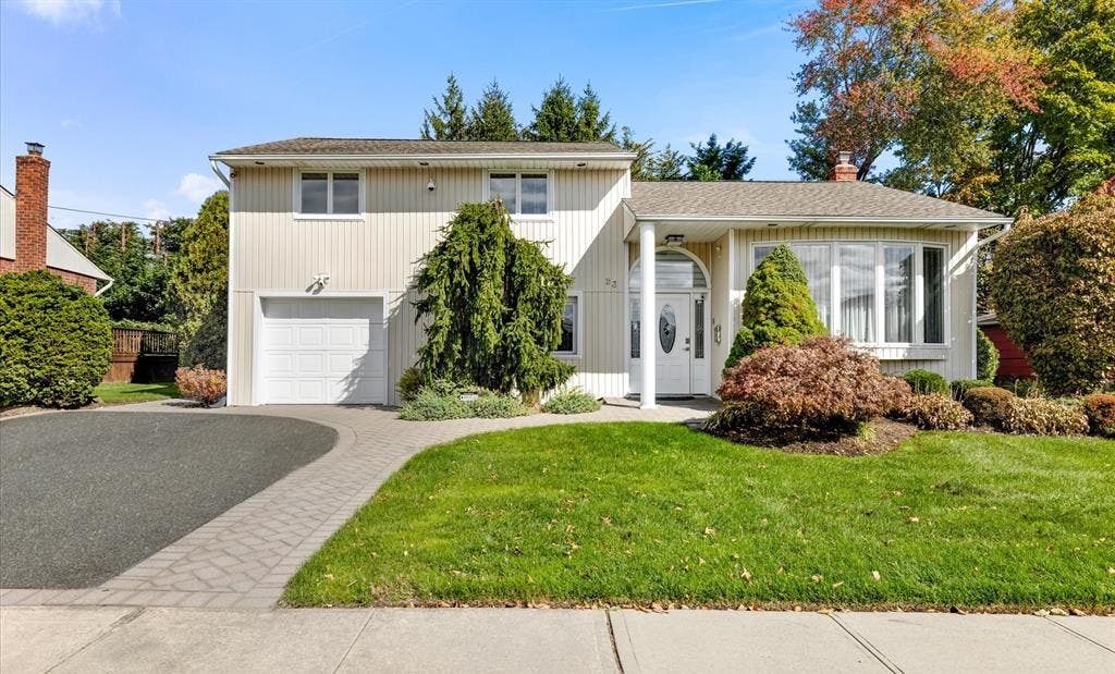 Plainview New York Split Level Home For Sale