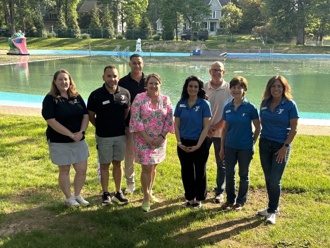 Aquatics Director Caitlin Balagtas, Sr. Aquatics Director Yean Jimenez, Assoc. Aquatics Director Jesus Abreu, Mayor of Chatham Township Jen Rowland, Sr. VP Kare Matrisciano, Deputy Mayor of Chatham Township Marty McHugh, CEO Diane Mann, VP Kim Buccheri