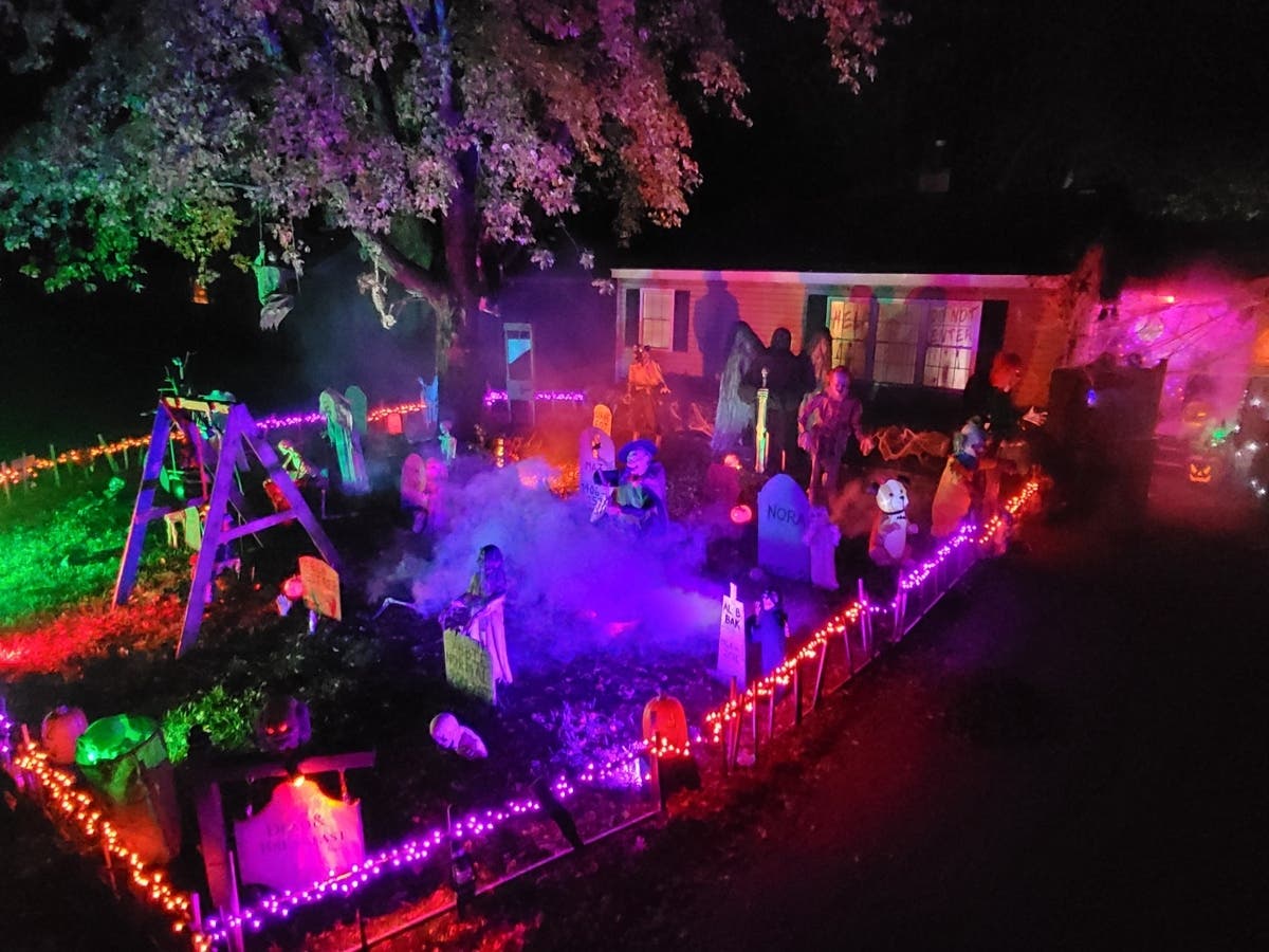 The display will be up and running from 5 to 9 p.m. on Monday through Thursday, from 5 to 10:30 p.m. on Friday and Saturday and from 5 to 9:30 p.m. on Sunday from Sept. 30 through Nov. 1. 