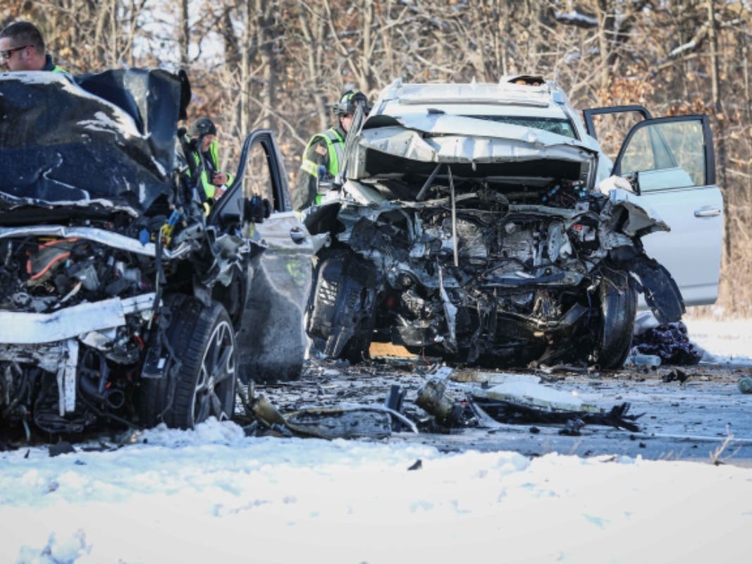 1 Killed, 3 Juveniles Critically Injured In 3-Vehicle Crash | Crystal ...