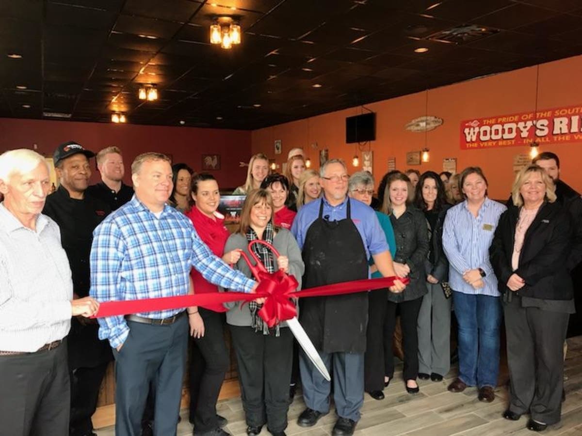 https://patch.com/img/cdn20/users/541713/20180125/123817/styles/raw/public/processed_images/tammy_willie_gets_set_to_cut_the_ribbon_on_her_new_restaurant_-_woodys_bar-b-q_of_murray_ky_-_january_2018-1516901849-5759.jpg