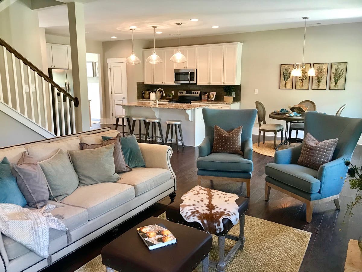 https://patch.com/img/cdn20/users/541713/20180615/110913/styles/raw/public/processed_images/heritage_pointe_model_home_1-_paran_homes_-_june_2018-1529075172-3547.jpg