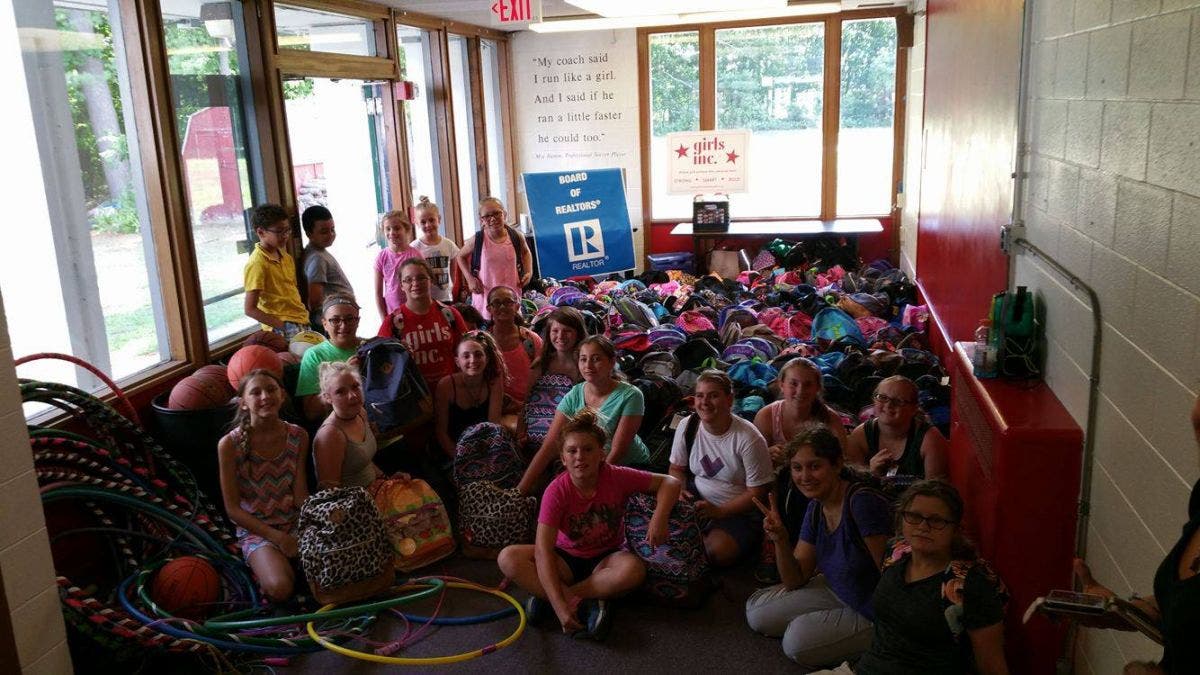 https://patch.com/img/cdn20/users/546351/20160910/084906/styles/raw/public/article_images/girls_inc_with_backpacks-1473511585-3955.jpg