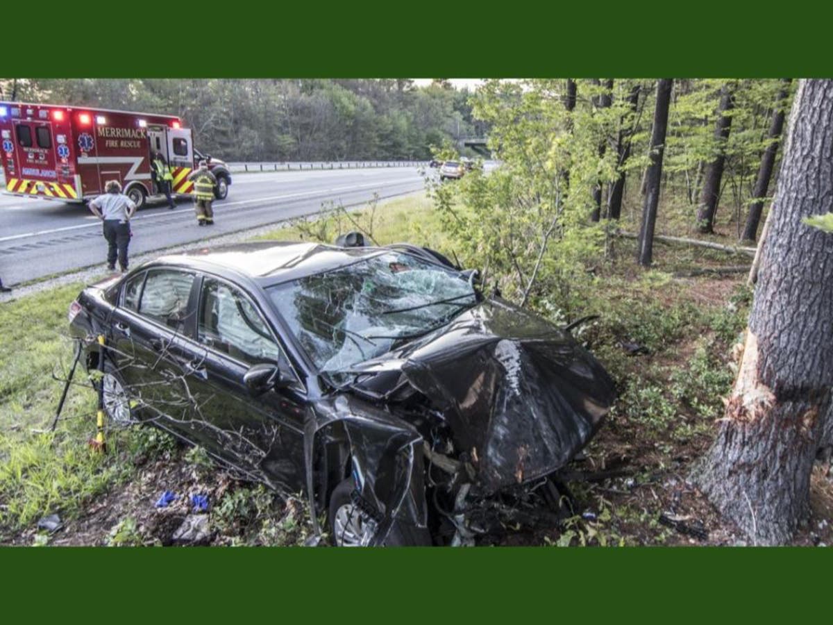 Car Strikes Tree On Everett Turnpike Merrimack, NH Patch