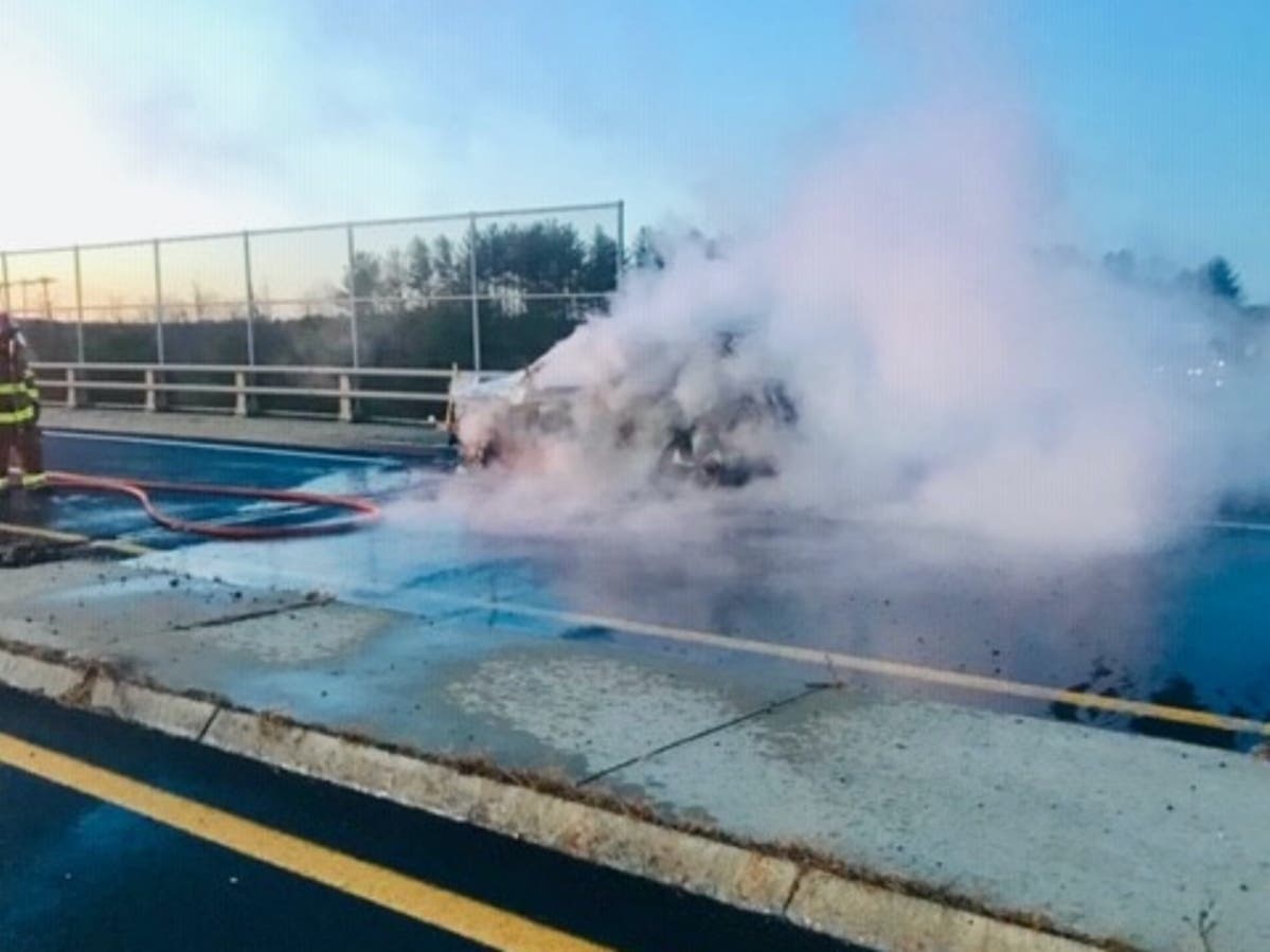 A 2017 Hyundai Tucson caught on fire on Nov. 13 due to unknown mechanical reason. The driver, a woman from Amesbury, Massachusetts, escaped unharmed.