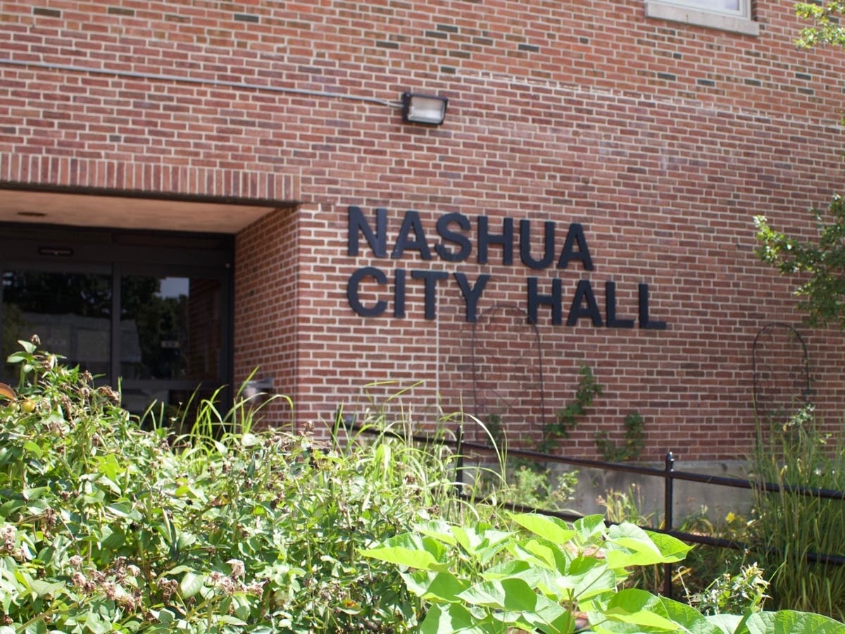 Business leaders, retirees, and others want to stop the process of an initiative petition to change the way police commissioners are appointed in Nashua and, instead, form a study committee to eye what to do.
