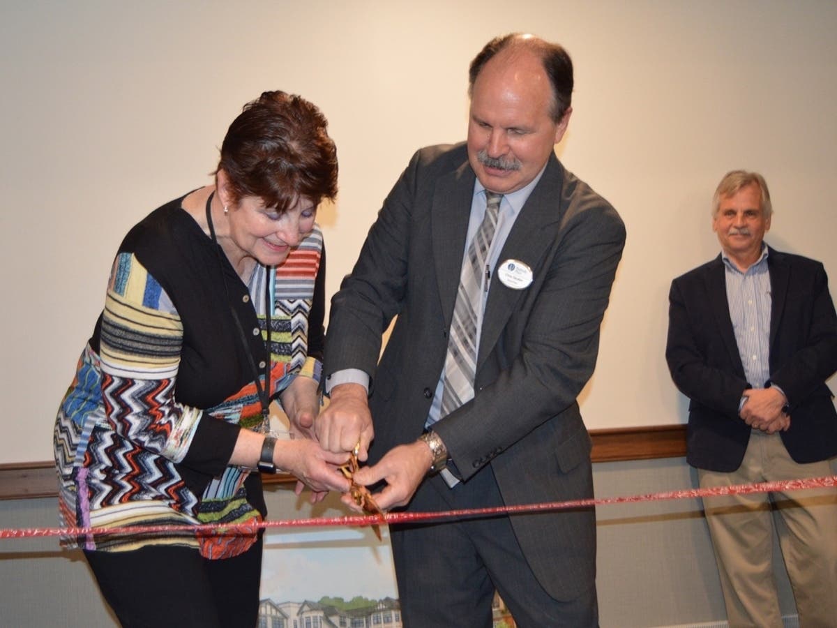 Franklin Mayor Jo Brown, Peabody Place Chair of the Board of Directors Chris Seufert and Engelberth CEO Pierre LeBlanc at Peabody Place ribbon-cutting ceremony on March 31, 2022. 