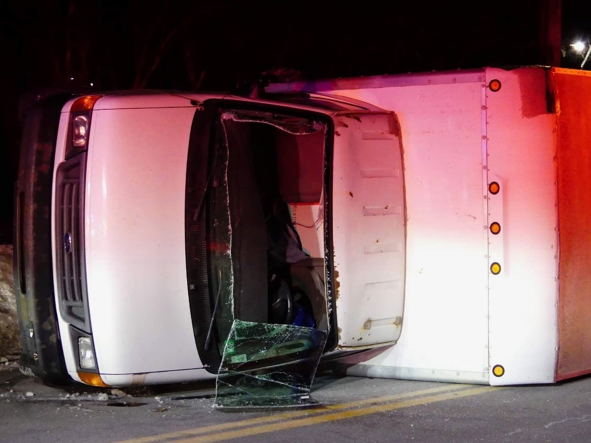 Box Truck Flips In Concord's North End [VIDEO] | Concord, NH Patch