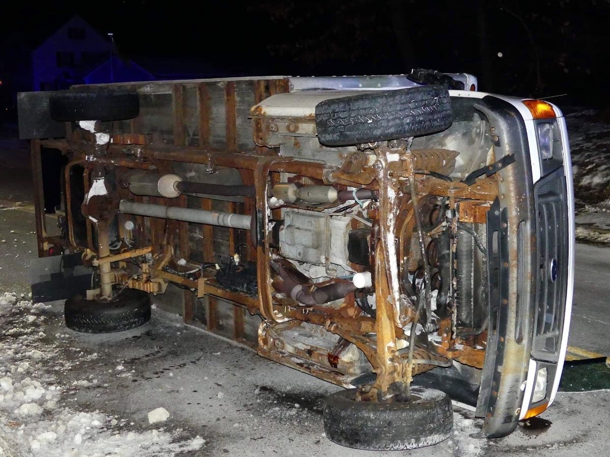 Box Truck Flips In Concord's North End [VIDEO] | Concord, NH Patch