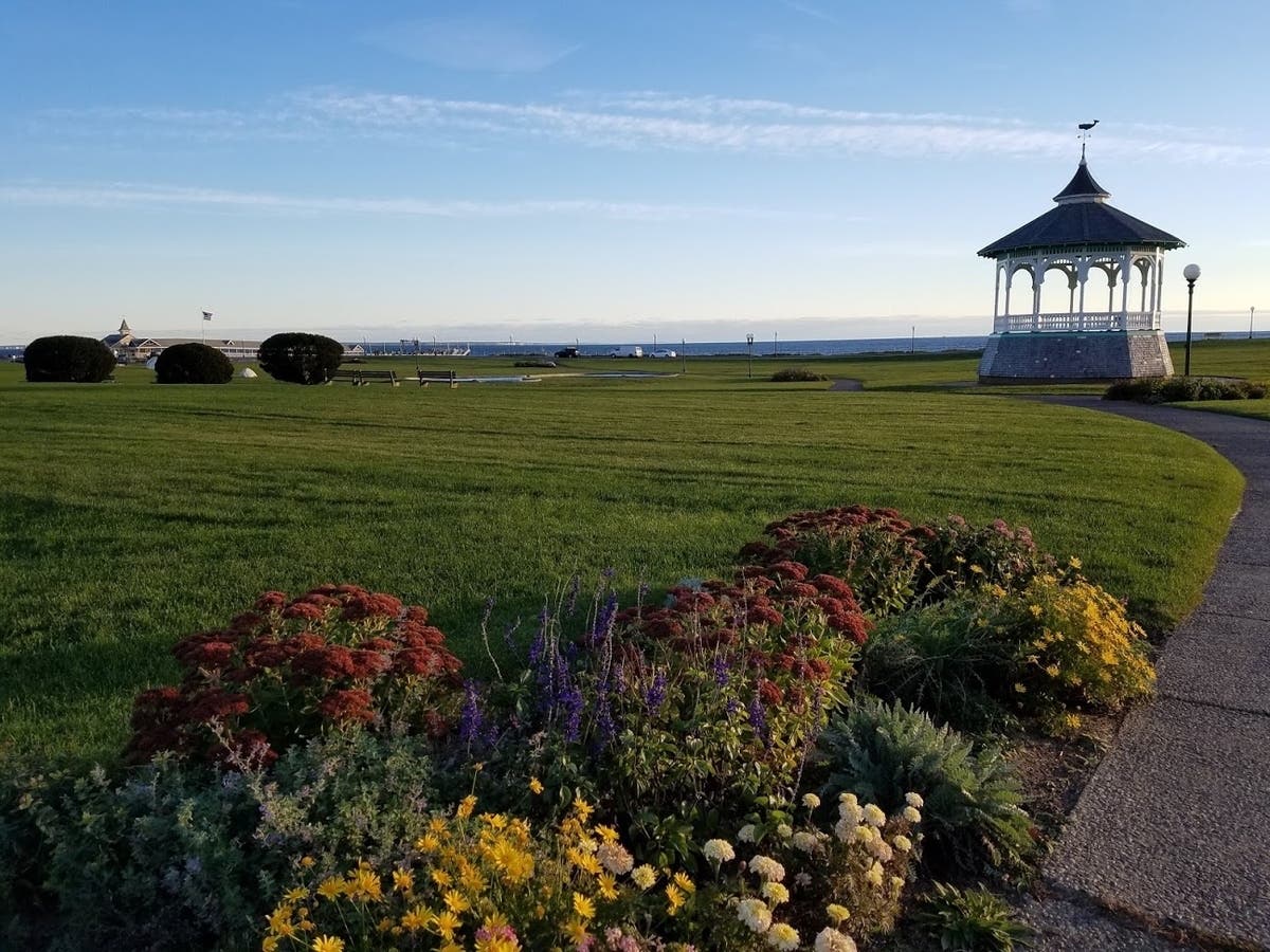 Expect some rain and breezes this weekend in the Granite State.