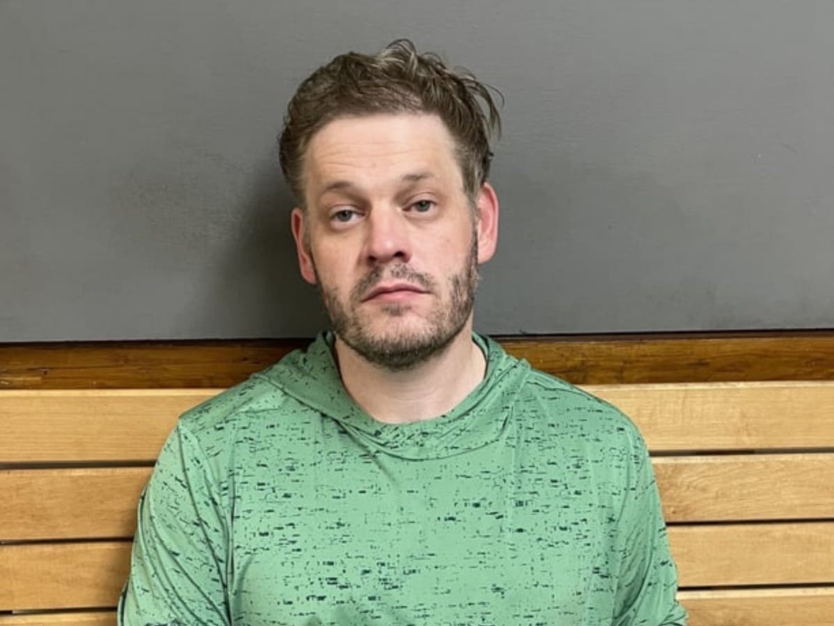 Police are searching for Andrew Mcinnes of Derry, New Hampshire, who is accused of breaking and entering into a building at night, as well as other charges.
