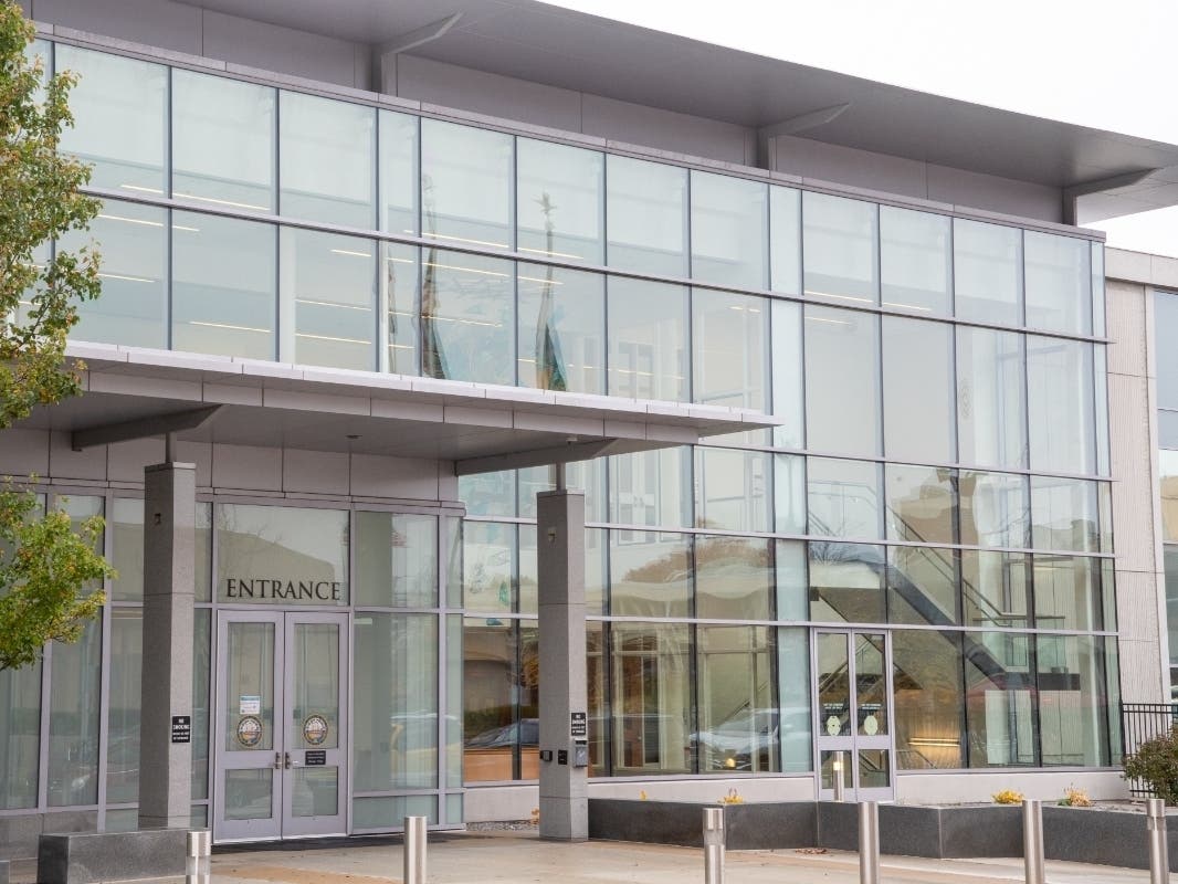 A thief from Manchester was indicted on a theft charge.