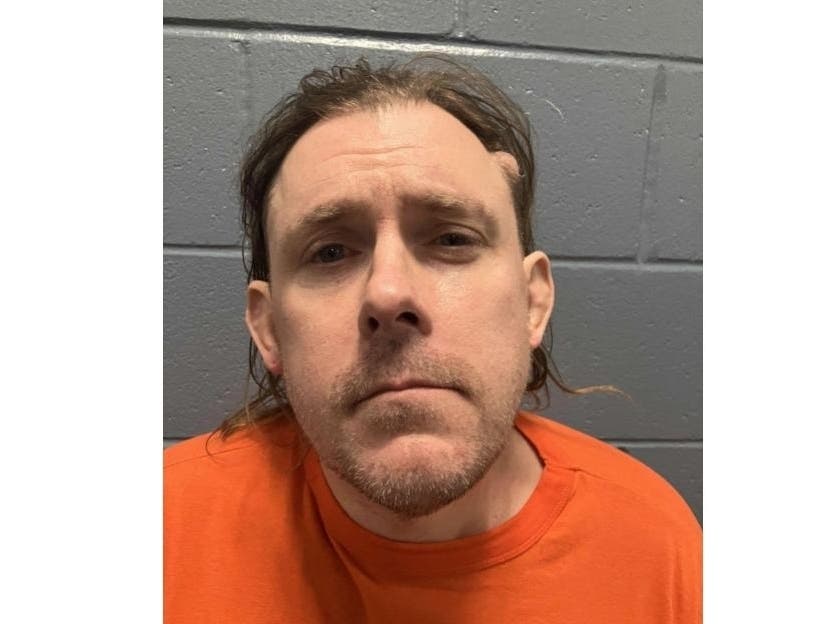 Steve William Murphy, a sex offender previously convicted on registration charges, was indicted on another count, as well as a robbery charge.