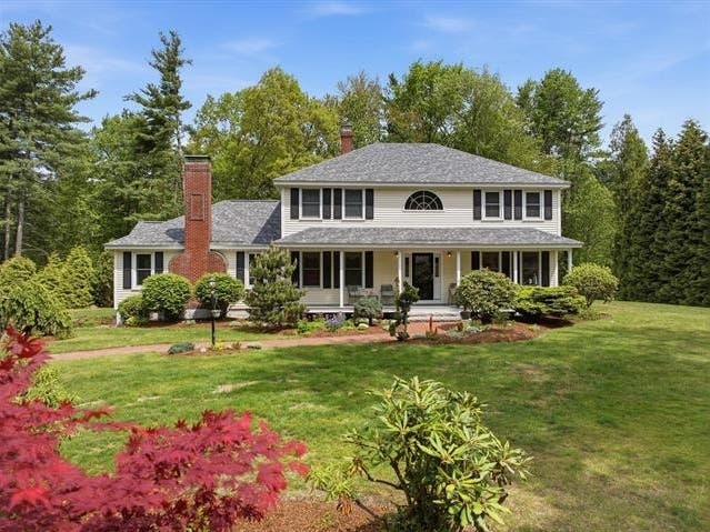 4 Hunter Road in Bedford, New Hampshire