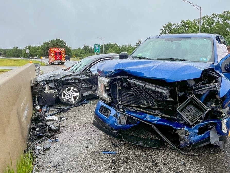 https://patch.com/img/cdn20/users/546351/20260623/121019/styles/patch_image/public/head-on-crash-in-hooksett-2___23120712348.jpg