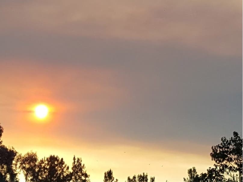 The Bay Area Air Quality Management District advised residents to stay inside with windows and doors closed​ if it smells smoky outside. 