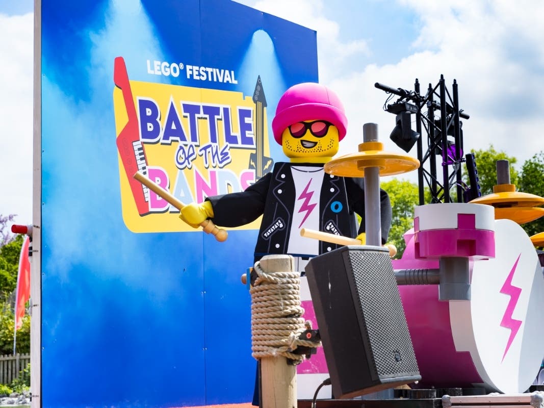 Guests can watch the "Battle of the Bands" show, help build a large festival mosaic and meet Lego characters in the Music Zone.