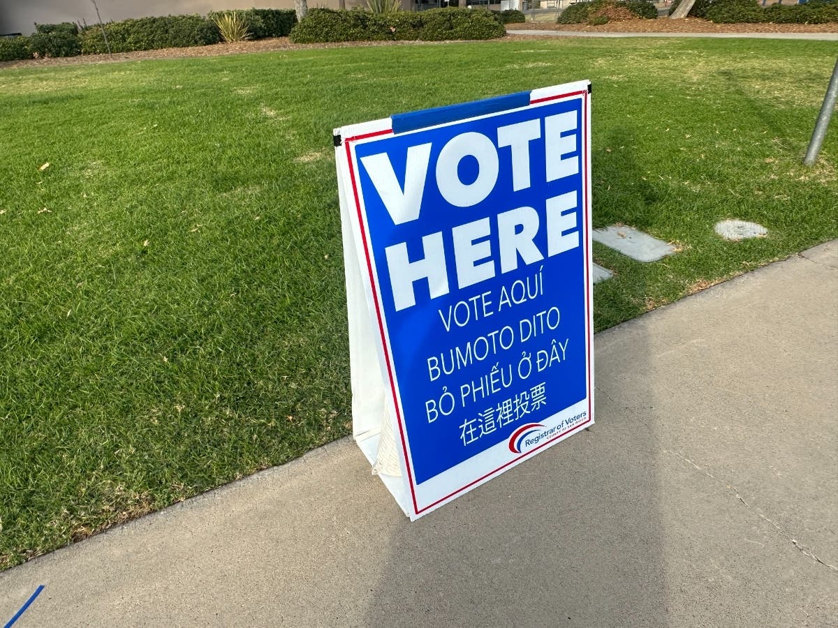 Poll workers must be U.S. citizens registered to vote in California or lawful permanent residents, have reliable transportation and complete two days of paid training.
