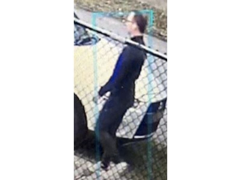 Fort Lauderdale police are asking for the public's help identifying a man they say attempted to abduct a 10-year-old girl twice in one week.