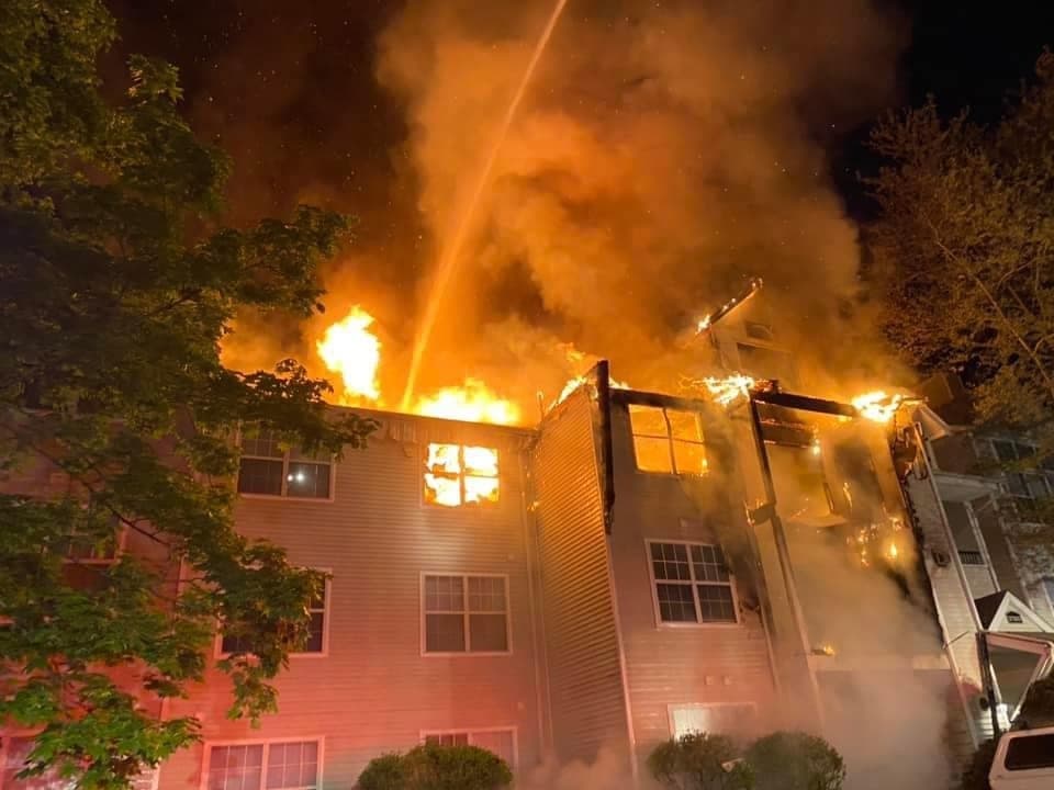 An early-morning fire significantly damaged a Hamden apartment complex Saturday and likely displaced numerous residents.