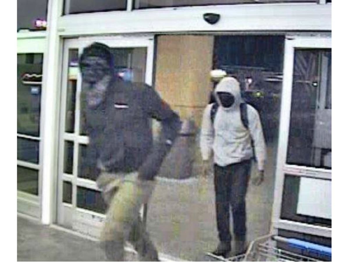 https://patch.com/img/cdn20/users/57041/20170628/094304/styles/raw/public/article_images/walmart_armed_suspect-1498656902-9923.jpg