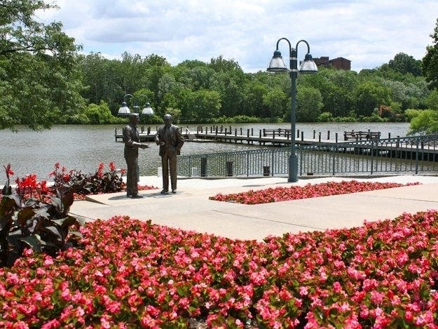 News small post card thumbnail