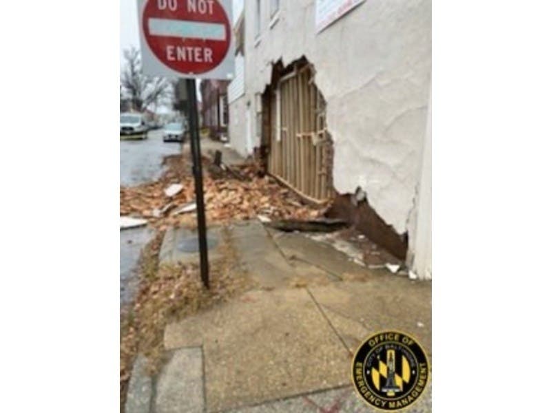 The damaged structure was in the unit block of East Fort Avenue, officials reported.