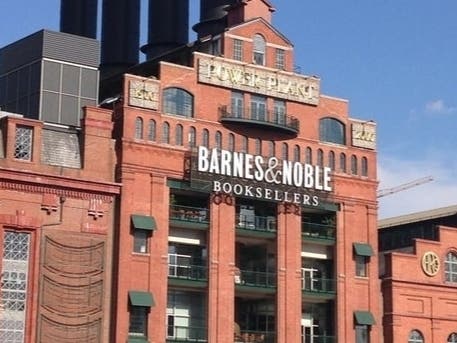 Barnes & Noble will close its Inner Harbor store.