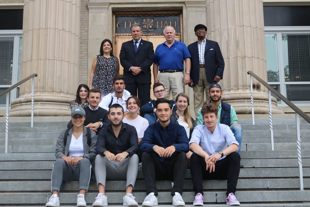 News small post card thumbnail