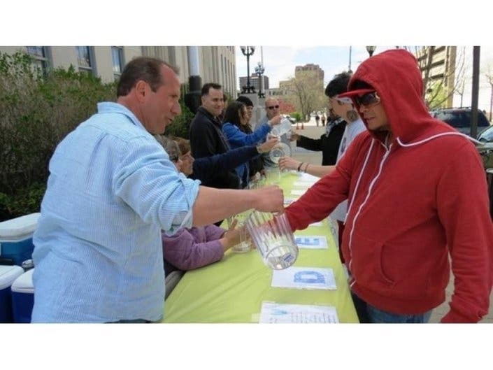 News small post card thumbnail