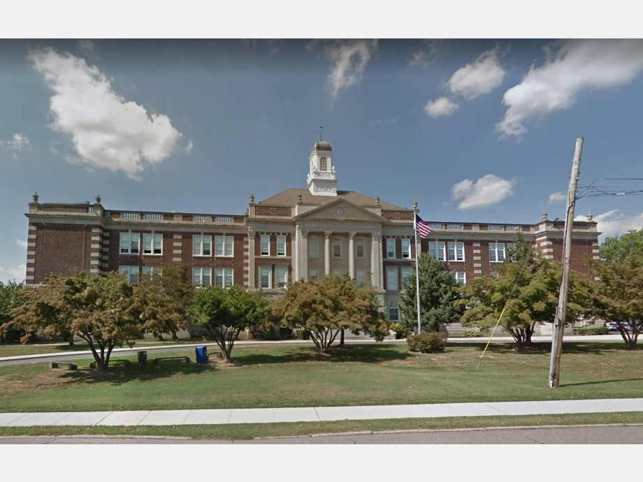 Free meals are still available for families in the Mamaroneck school district.