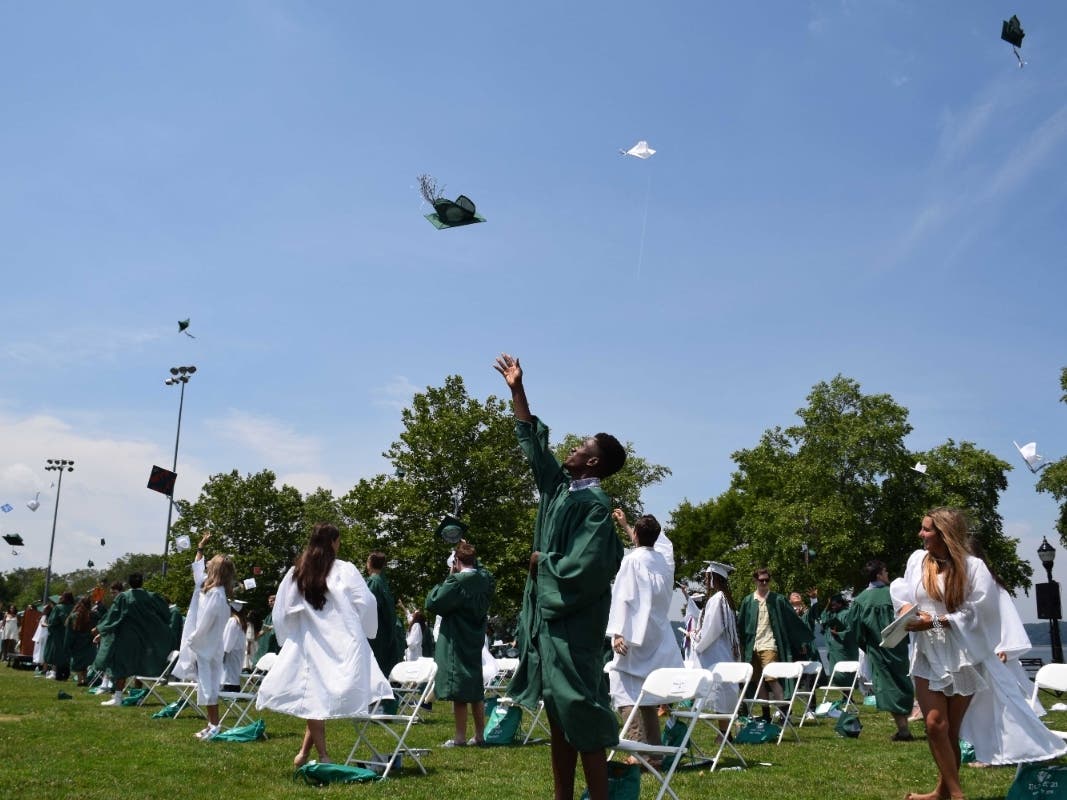 https://patch.com/img/cdn20/users/57069/20210625/041754/styles/patch_image/public/irvington-high-school-celebrates-class-of-2021-1___25160544128.jpg