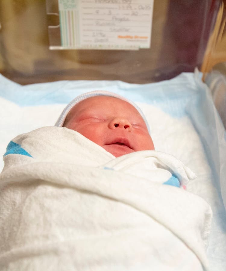 Elmhurst Hospital delivers first baby of 2019 at 2:01 a.m. | Elmhurst ...