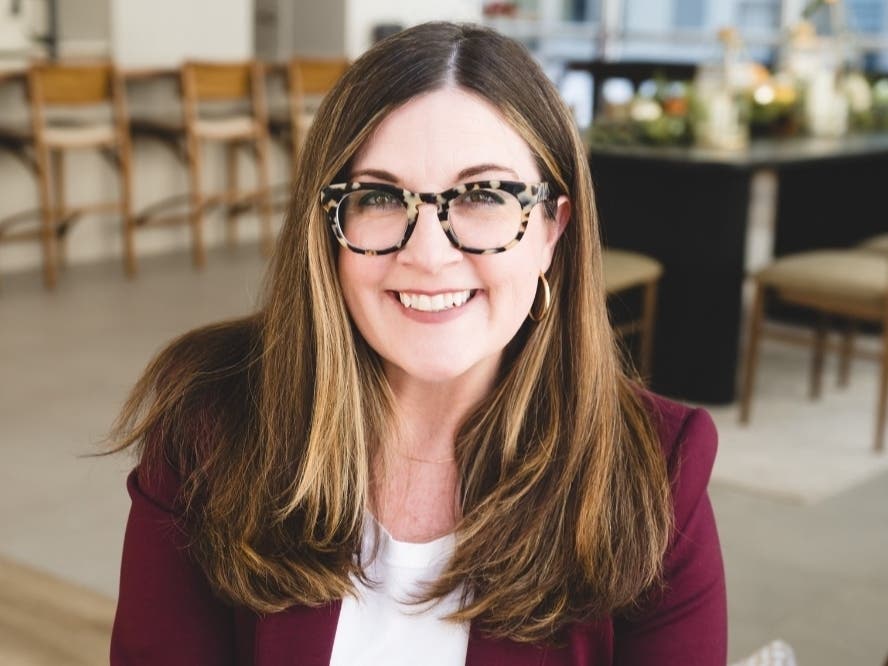 On Monday, April 8th, Dr. Lydia Manning brings “Unlocking the Power of Choice” to Fountaindale Public Library. The gerontologist shares insights for women to age optimally while retaining control and choice through effective financial and social planning.