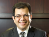 Jigar Doshi (pictured) of Bentron Financial Group helps teach “Packing for Retirement” at Oakton College. The two-session course is also led by Bentron founder Dr. Jim Flanagan, whose financial pointers air regularly on 87.7 METV FM in the Chicago area.