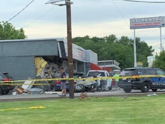4 Cars, 1 Ambulance, 2 Buildings, 2 Crashes In NJ (UPDATE) | Holmdel ...