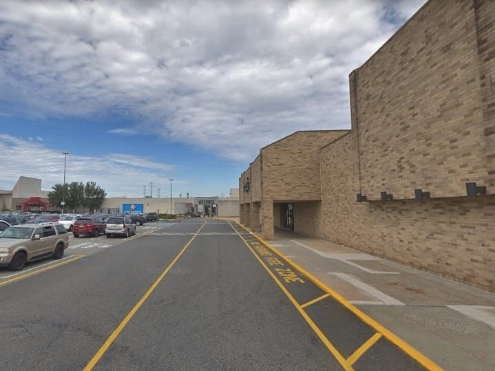 Woodbridge Center Mall
