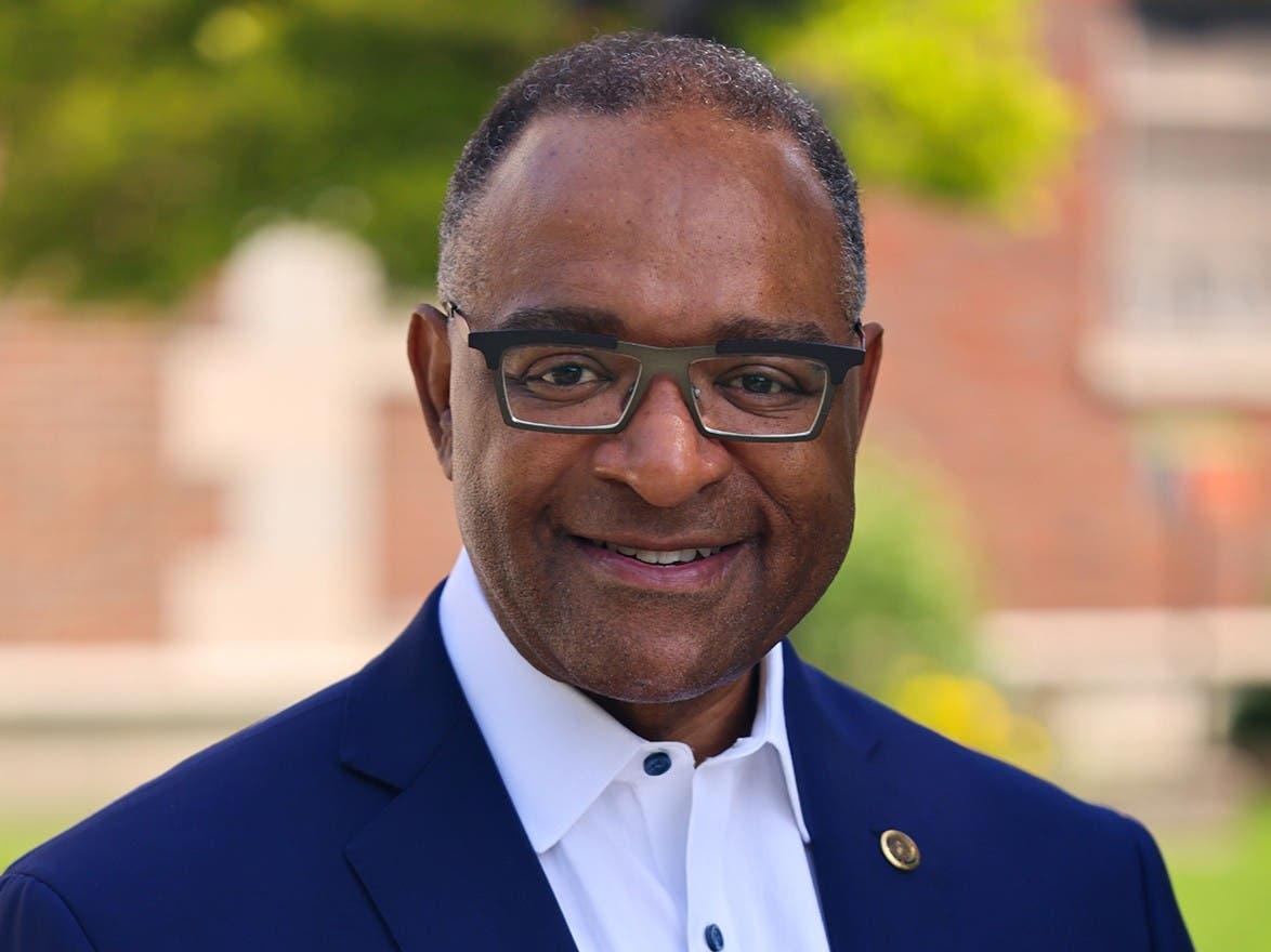 Richard Boykin Engages Oak Park Seniors At Oak Park Arms Lunch And Learn 