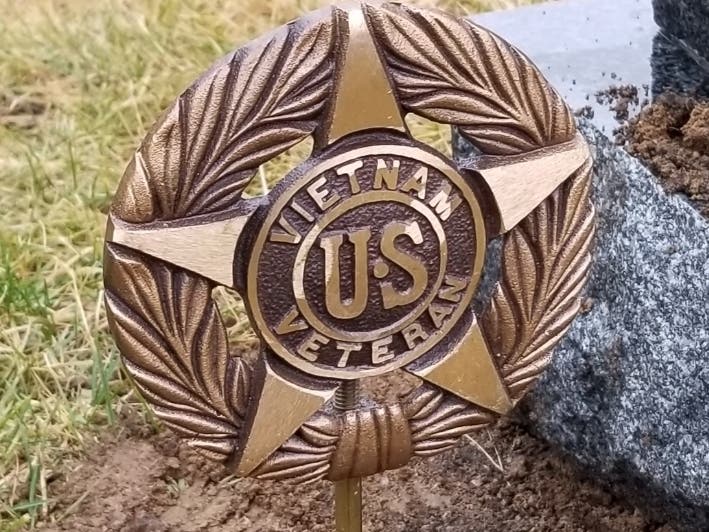 The Brewster VFW will put flagholders on vets' graves in Southeast. Here's how to help them help defray costs.