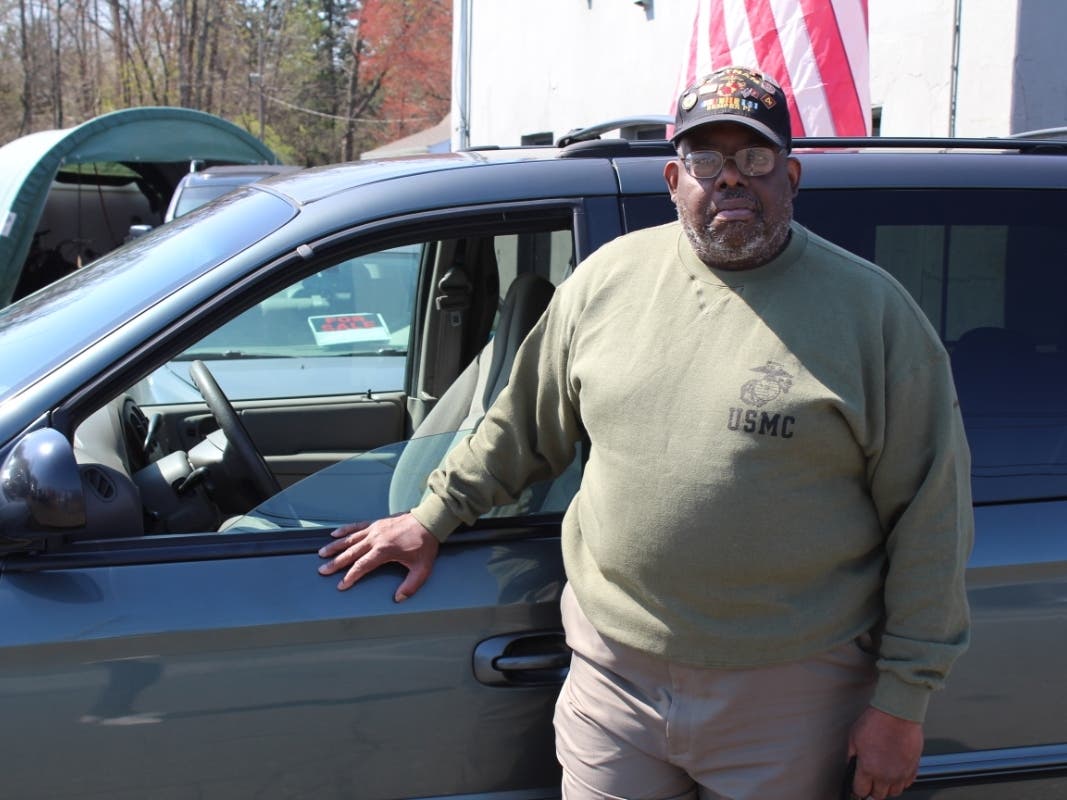 A program in Rockland County refurbishes cars as gifts to needy veterans.