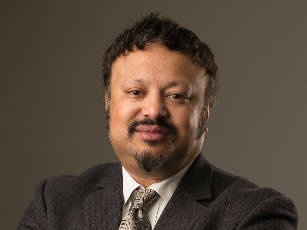 Dr. Anirban Basu, chairman and CEO of the Sage Policy Group, Inc., speaks at Harford County Public Library Foundation’s Game Changers Business Speaker Series September 11 at the Abingdon Library. 