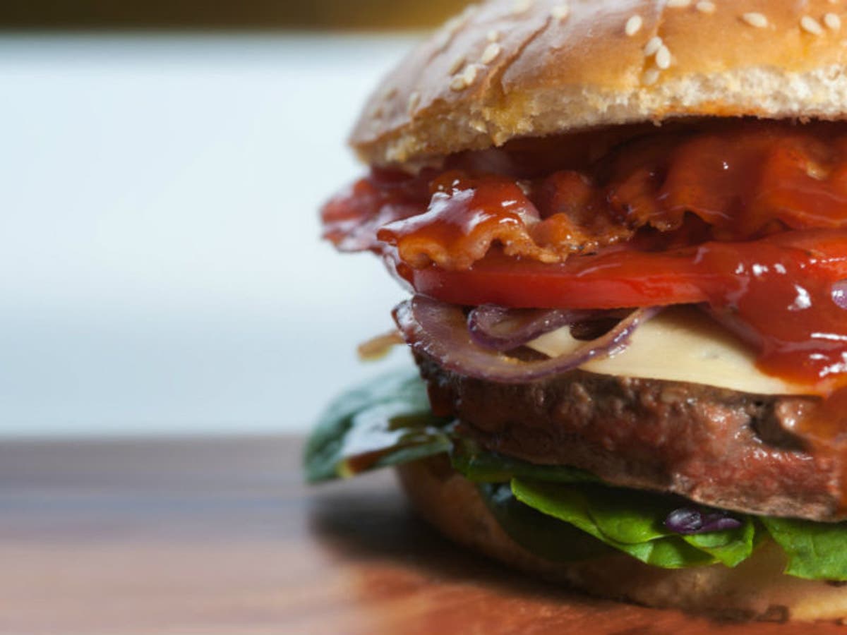 https://patch.com/img/cdn20/users/714975/20171206/042935/styles/raw/public/processed_images/burger-1835192_1920-1495652028-1992-1512595766-6429.jpg