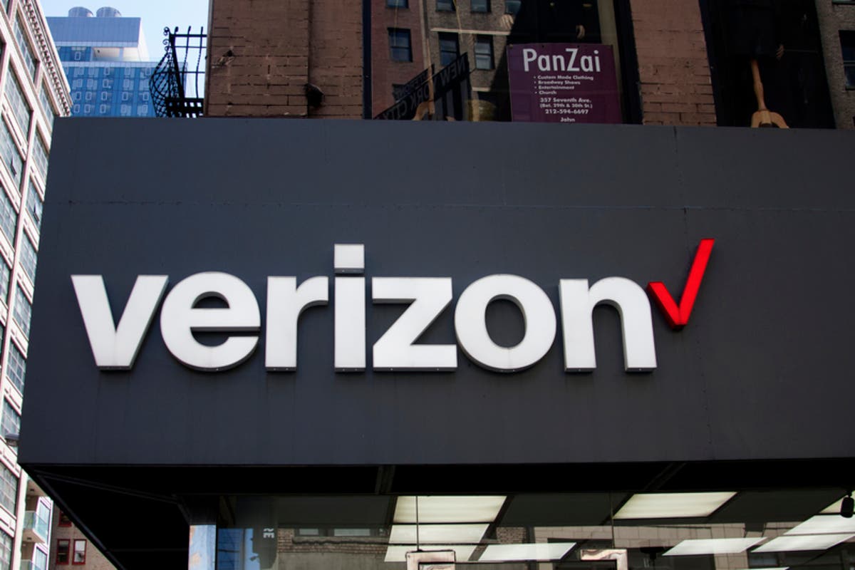 Verizon is working to restore texting function to its customers in the Baltimore-DC metro.