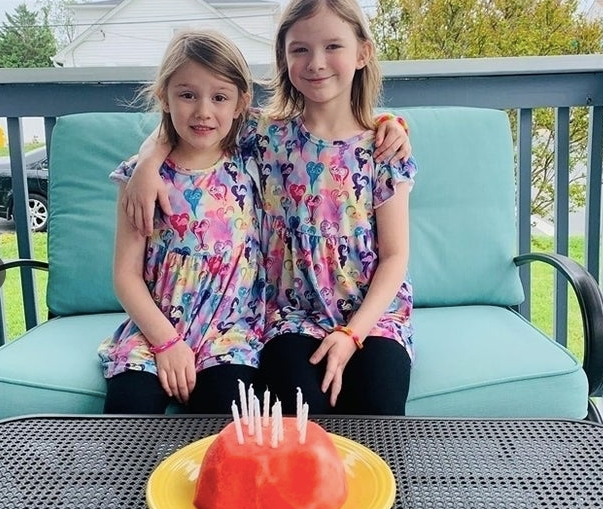 Two little girls from Glen Burnie have had a big impact on their community, collecting over a thousand pounds of food for their church food pantry.